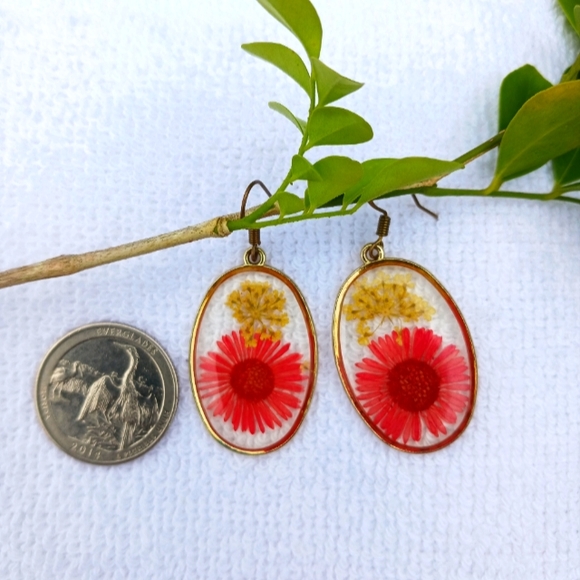 Pressed Dried Flower Drop Earrings in Clear Resin Red and Yellow Flowers - Picture 4 of 7